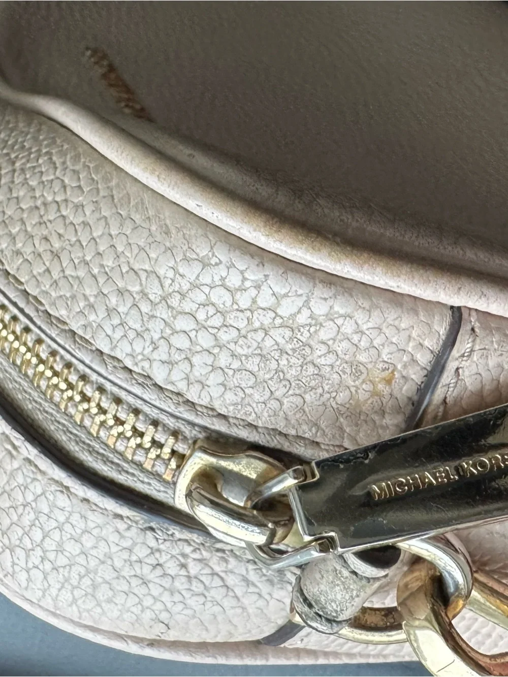 Michael Kors Pebbled Leather Crossbody in Light Beige with Gold Hardware - Picture 5 of 9